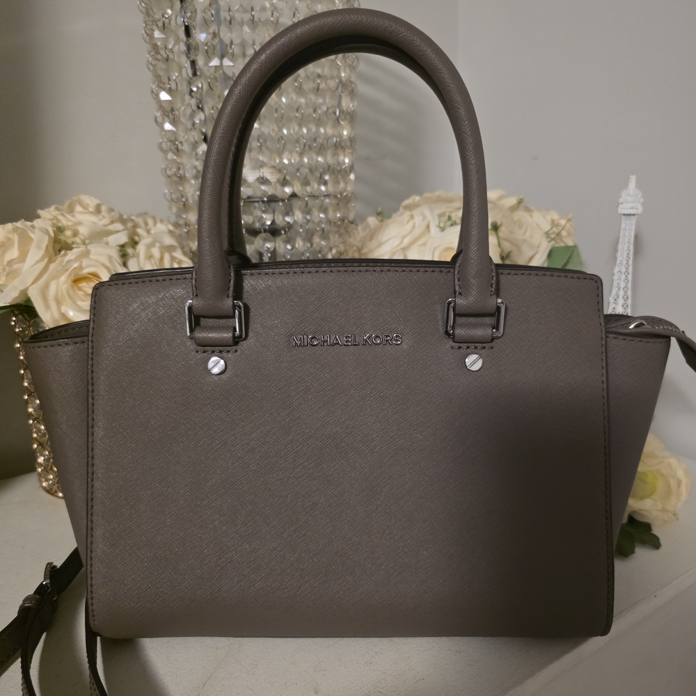 Michael Kors Taupel Satchel